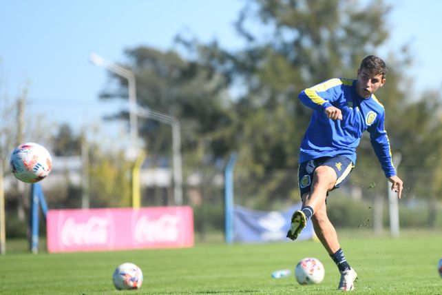 Infantino fe probado en el equipo titular y Somoza se inclinaría por él para suplir a Benítez.