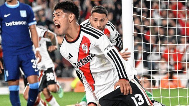 Lautaro Rivero marcó el tanto de River en el primer tiempo.