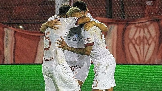Huracán ganó ante su gente.