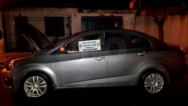 Detuvieron a dos policías santafesinos con drogas en Paraná