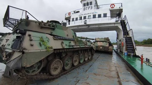 El Ejército dio inicio a ejercicios militares con un importante despliegue terrestre y fluvial en Santa Fe