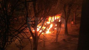 Quemacoches: volvieron a incendiar un vehículo en Guadalupe Oeste