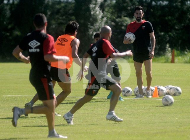 Avanza. Eduardo Domínguez dispondrá de la primera práctica de fútbol formal en el estadio.