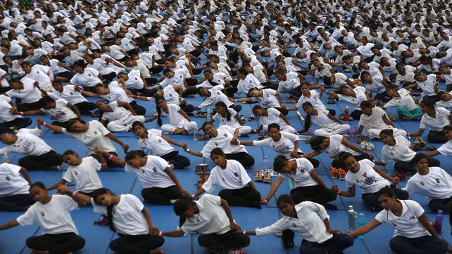 La India  celebra el Día Internacional del Yoga