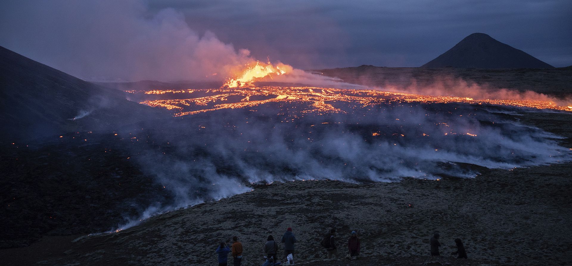 La erupción del volcán Fagradalsfjall, en Islandia el 10 de julio de 2023. (Foto AP/Marco Di Marco) La erupción del volcán Fagradalsfjall, en Islandia el 10 de julio de 2023. (Foto AP/Marco Di Marco)