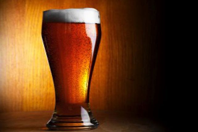 La cerveza rehidrata tanto como el agua