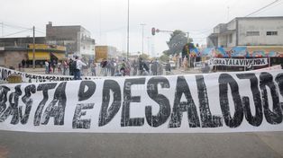 Por temor al desalojo, 40 familias cortaron avenida Facundo Zuviría