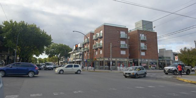El centro comercial Ayacucho reúne a los comercios del barrio Saladillo.