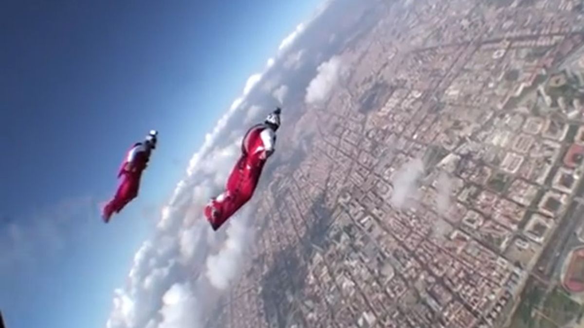 Murió un presentador de televisión español mientras practicaba wingfly