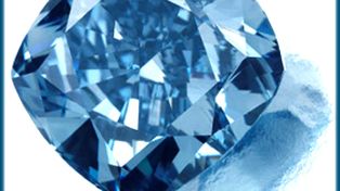 Subastar&aacute;n un diamante azul valuado entre 5,8 y 8,5 millones de d&oacute;lares