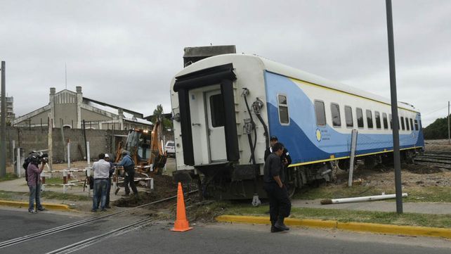 Un tren que iba a Tucumán descarriló en inmediaciones del Parque Scalabrini Ortiz