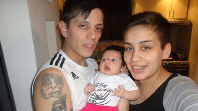 Fanáticos ricoteros le pusieron Oktubre a su hija