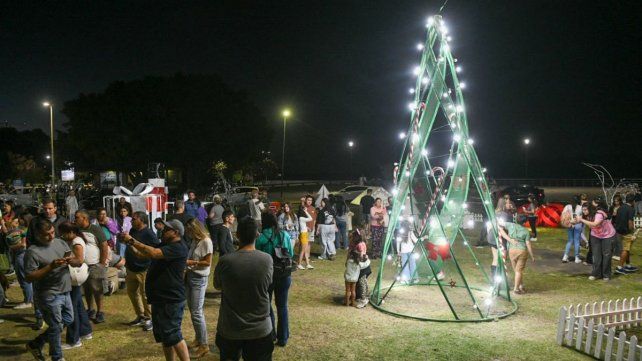 Gran decoración en la Plaza de las Colectividades.