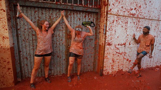 Tomatina, la batalla roja celebró su fiesta anual