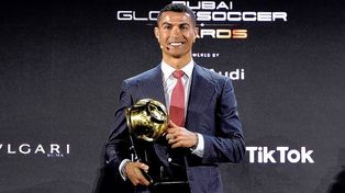 Cristiano Ronaldo se quedó con el premio al mejor futbolista del Siglo XXI.&nbsp;