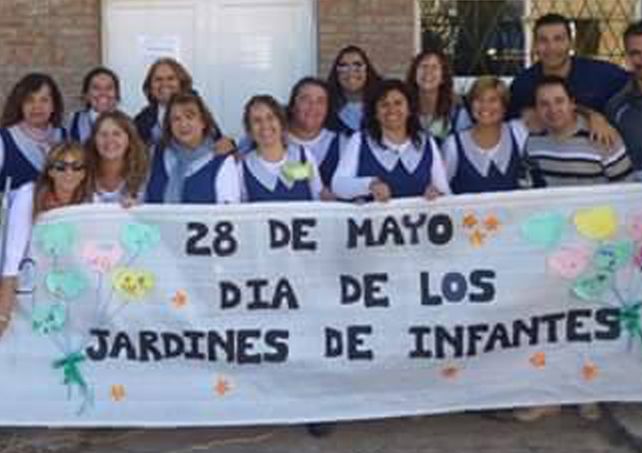 Los chicos de Yapeyú festejaron paseando en bici por el barrio