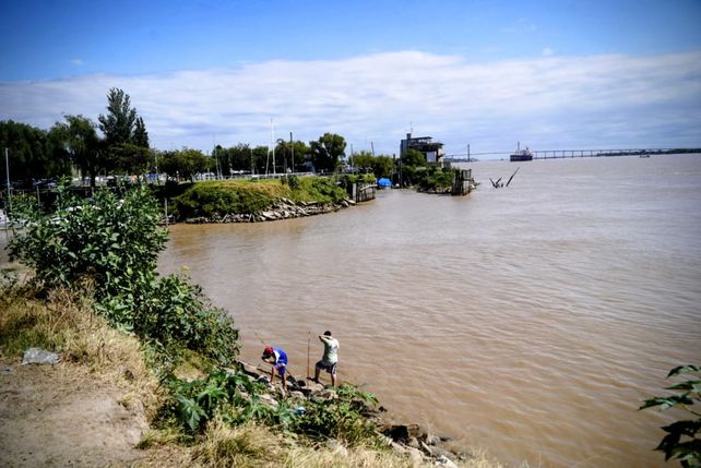 Hallaron un cadáver en el río Paraná a la altura del arroyo Ludueña.