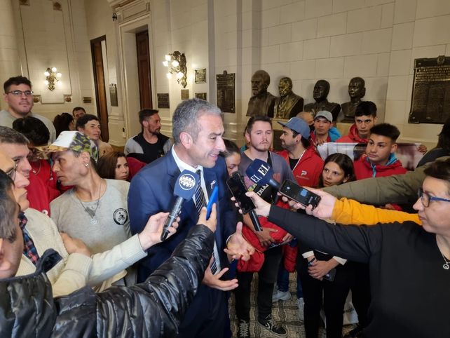 El diputado del Frente Renovador-PJ Oscar Martínez presentó el proyecto de ley de protección de los empleados de delivery.&nbsp;