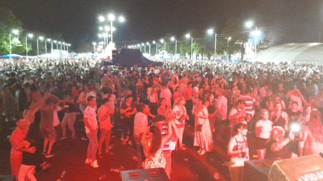 La segunda noche de la Fiesta del Choripán Entrerriano fue suspendida por razones climáticas