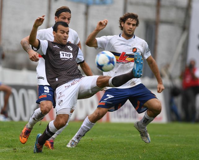 Platense no pudo con Colegiales y jugará un desempate por el ascenso ante Estudiantes