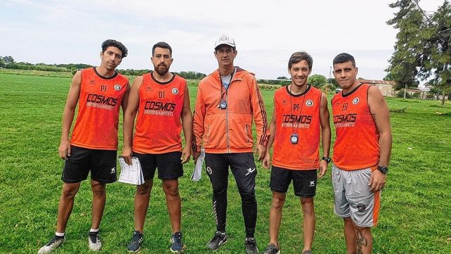 El cuerpo técnico de Cosmos FC que tendrá a su cargo la conducción del plantel en el Torneo de Liga Santafesina.