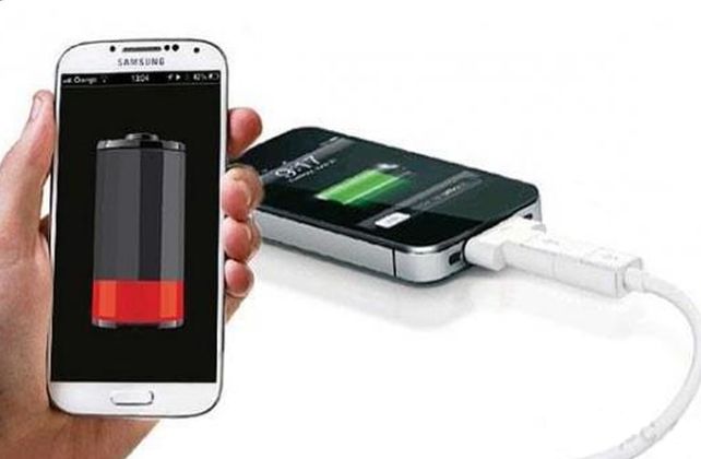 Diez formas de recargar el celular sin usar enchufes