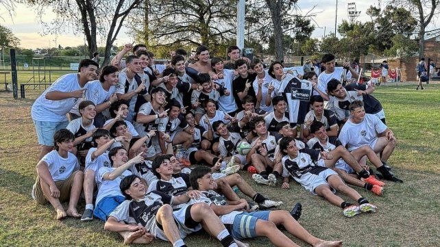 Alegría. Los jugadores de Estudiantes disfrutan de un gran presente