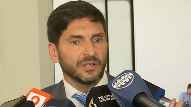 El gobernador Maximiliano Pullaro.