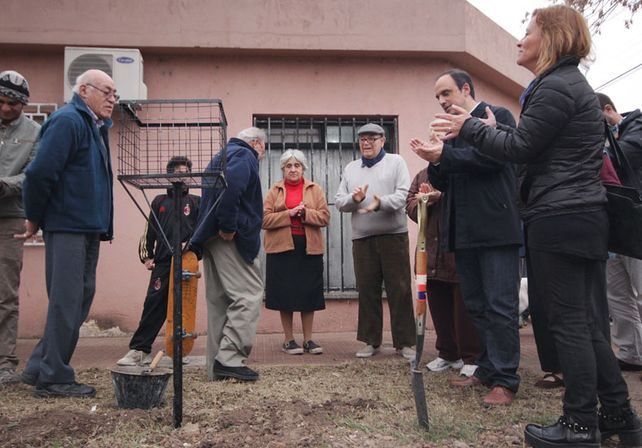 Extendieron la red cloacal en barrio Schneider