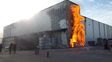 voraz incendio en un deposito de riomat voraz incendio en un deposito de riomat