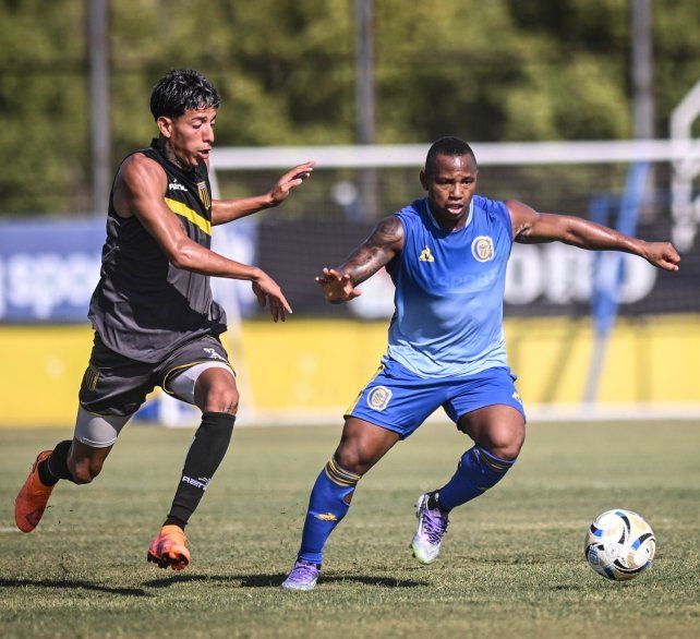 Jaminton Campaz sería titular en el amistoso de Central ante Sarmiento.