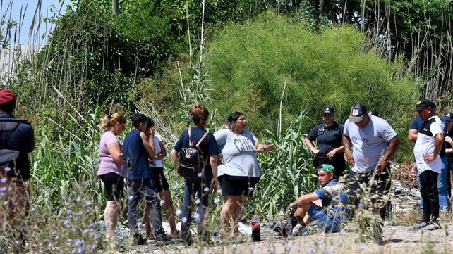 Familiares de Pacheco no encuentran consuelo tras el hallazgo del cadáver de la joven de 24 años.