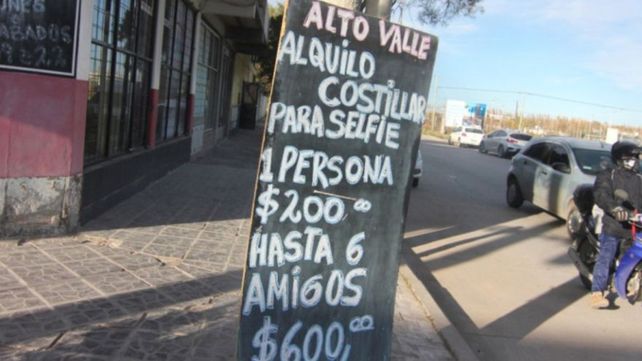 “Alquilo costillar para selfie”
