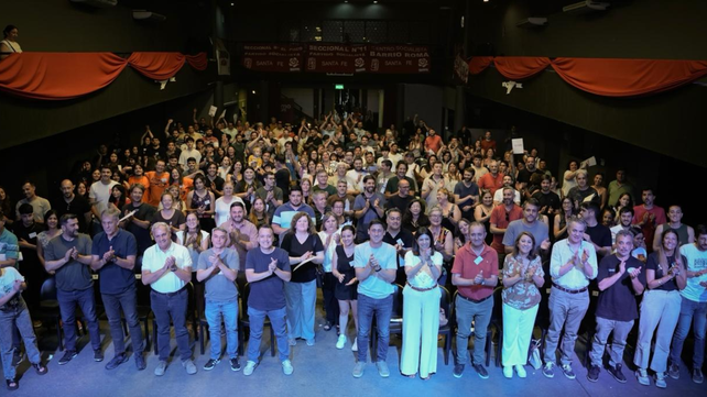 Más de 300 militantes del Socialismo se reunieron en una actividad plenaria en Santa Fe.