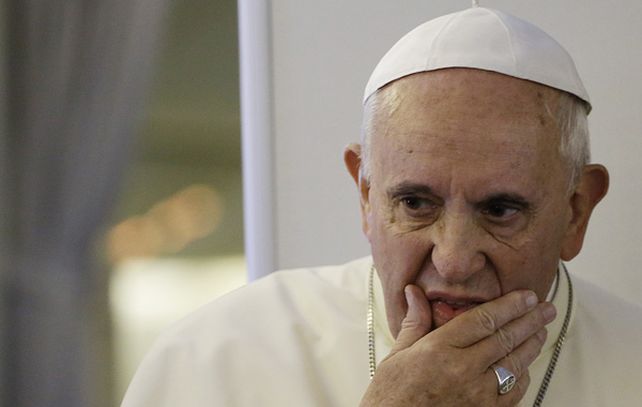 Desde el Vaticano consignaron que la noticia causó una gran conmoción en Francisco.