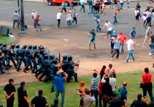 Diputados nacionales del FPV repudiaron la represión en La Plata