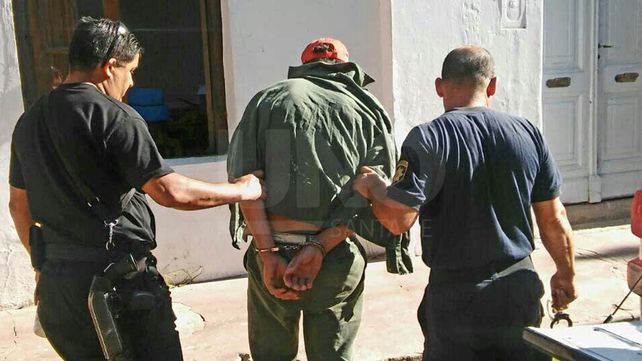 Con las manos en la masa: robaron una escalera y herramientas y los atraparon