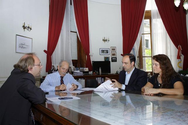 El Municipio firmó un convenio de préstamo para compra de maquinarias