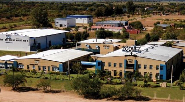 El laboratorio está ubicado en el parque industrial de la capital santafesina.