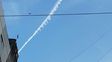 Mitos y verdades sobre las estelas de aviones suspendidas en el cielo de Rosario