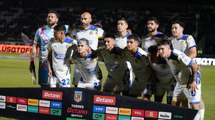 Los once de Central que salieron a jugar desde el inicio en cancha de Platense. Uno de ellos está al límite de amarillas.