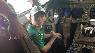 Un nene de 12 años cumple su sueño de recorrer el mundo antes de quedar ciego