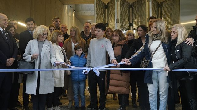 A once años de la tragedia, inauguraron el memorial en Salta 2141