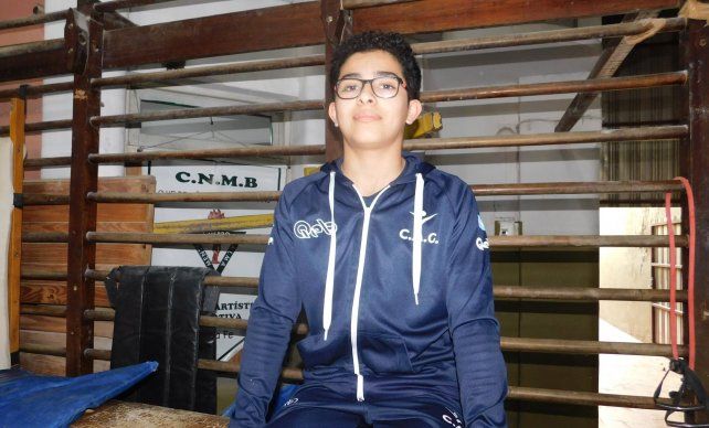 El gimnasta santafesino necesita ayuda para viajar a Bariloche y representar al país.