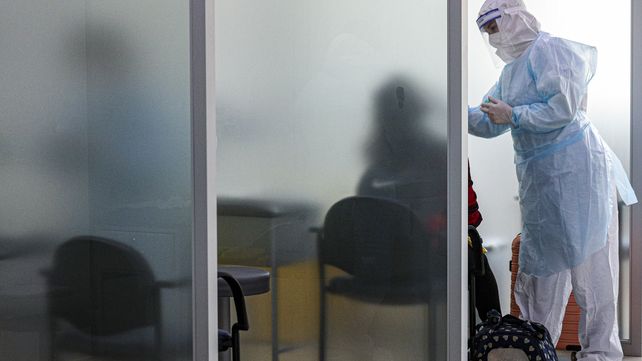 Test de antígenos en los aeropuertos. Aunque el resultado sea negativo