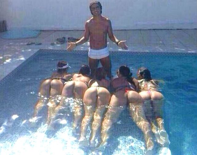 Se presume que la foto fue tomada en la pileta de su casa