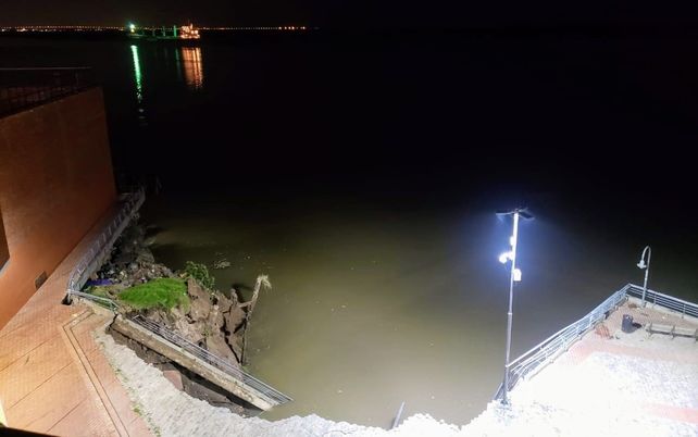 Las impactantes imágenes del derrumbe de la barranca de la zona del Parque España