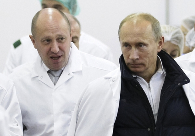 Putin y Prigozhin cuando eran amigos y el luego mercenario hac&iacute;a el servicio de catering del Kremlin.&nbsp;