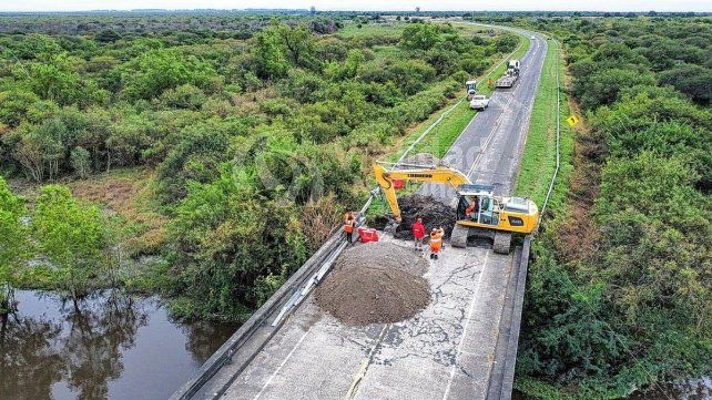 Vialidad refuerza las tareas preventivas en Entre Ríos ante el riesgo de lluvias intensas por El Niño.