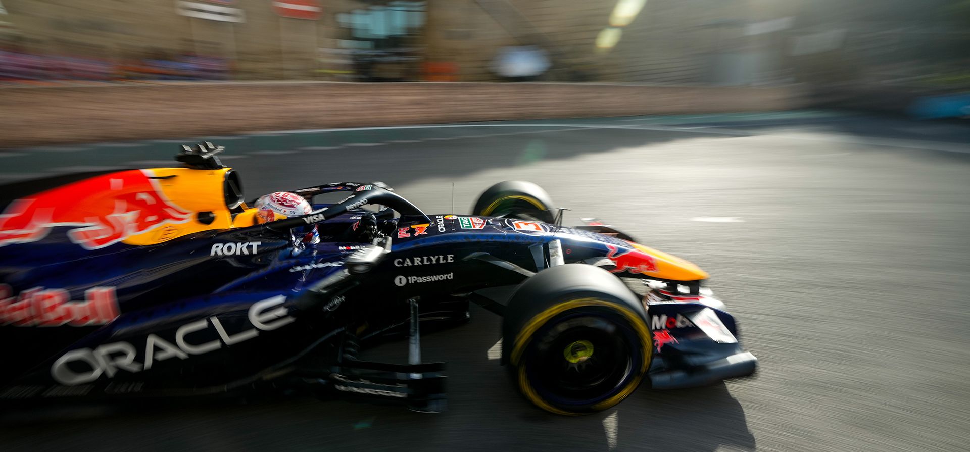 El piloto de Red Bull Max Verstappen, de los Países Bajos, conduce su monoplaza durante la segunda sesión de entrenamientos libres previa al Gran Premio de Azerbaiyán de Fórmula 1, en Bakú, Azerbaiyán, el jueves 24 de septiembre de 2026. (Foto AP/Darko Bandic) El piloto de Red Bull Max Verstappen, de los Países Bajos, conduce su monoplaza durante la segunda sesión de entrenamientos libres previa al Gran Premio de Azerbaiyán de Fórmula 1, en Bakú, Azerbaiyán, el jueves 24 de septiembre de 2026. (Foto AP/Darko Bandic)